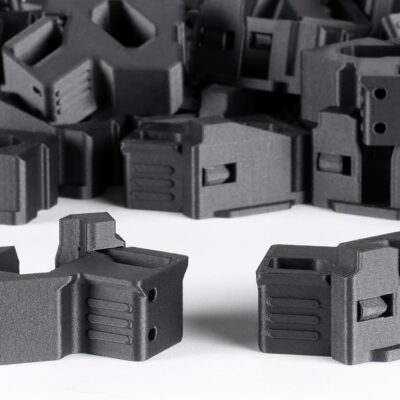 Produktionsserie af tekniske emner printet på Prusa CORE One L+