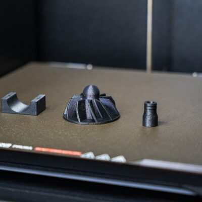 Tekniske emner i højtemperaturmateriale på Prusa HighTemp Print Sheet i CORE One
