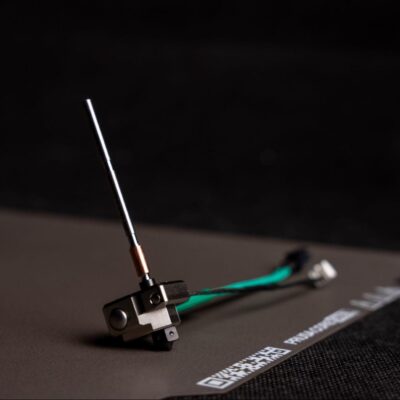 Prusa HT Hotend med hærdet ObXidian 500-dyse på printplade